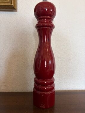 Peugeot Gloss Red Pepper Mill - Sculpted Table Grinder
